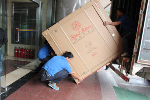 贵南钢琴贵重工艺品无忧运